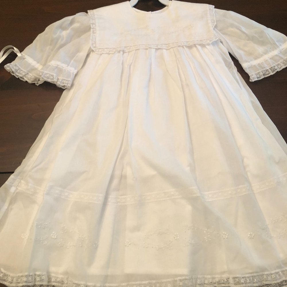 White Embroidered Auralez Heirloom Special Occasion Dress Size 3T